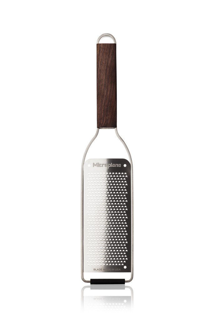 Microplane Master struhadlo na jemné nudličky s dřevěnou rukojetí 43304
