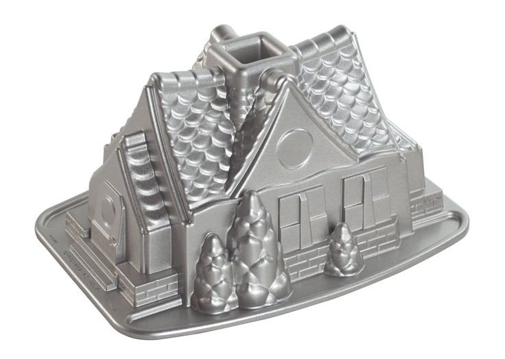 Nordic Ware Forma na bábovku Chaloupka, 2,1 l, stříbřitě šedá 83948